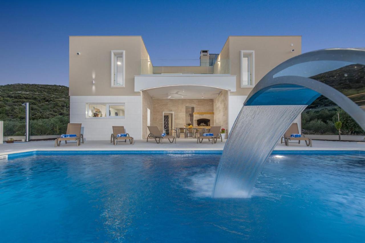 Villa Hileja Марина Екстериор снимка