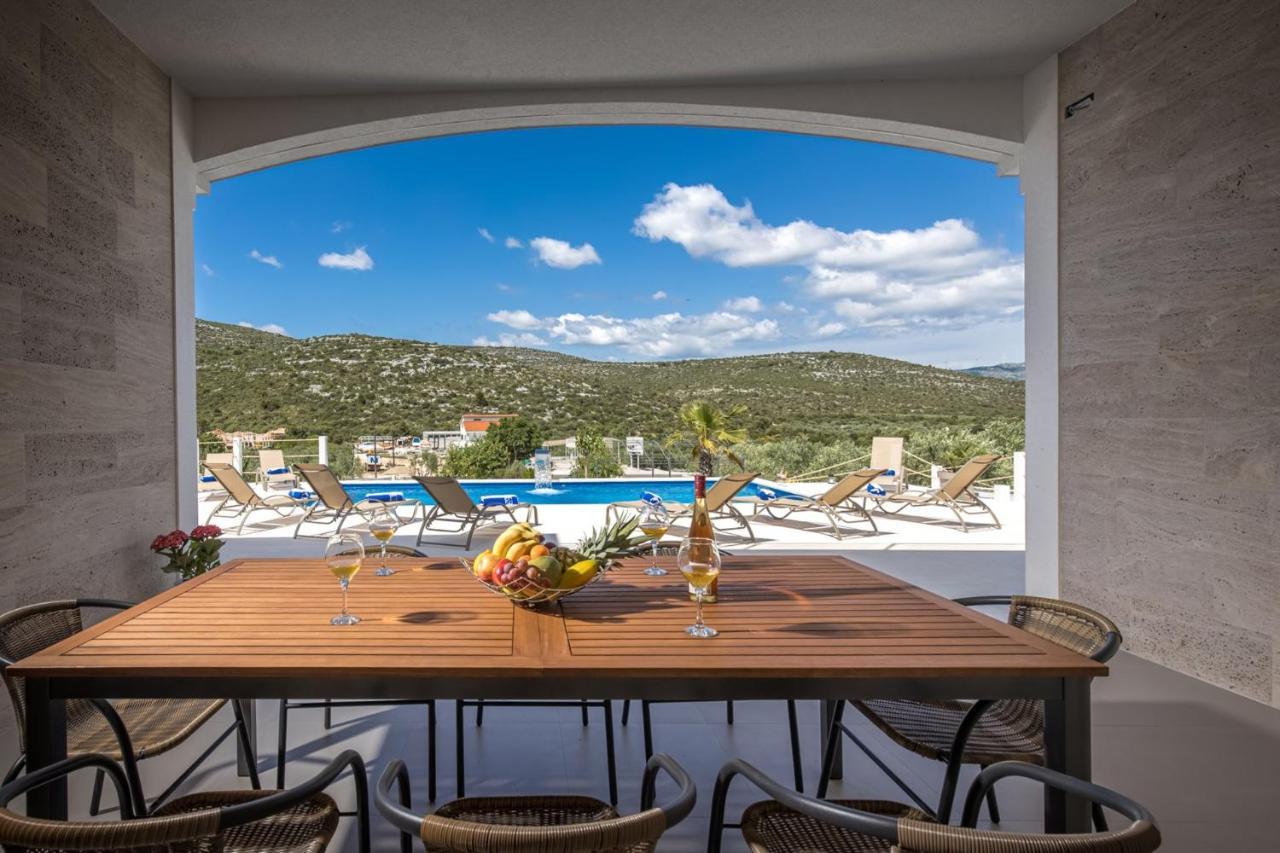 Villa Hileja Марина Екстериор снимка