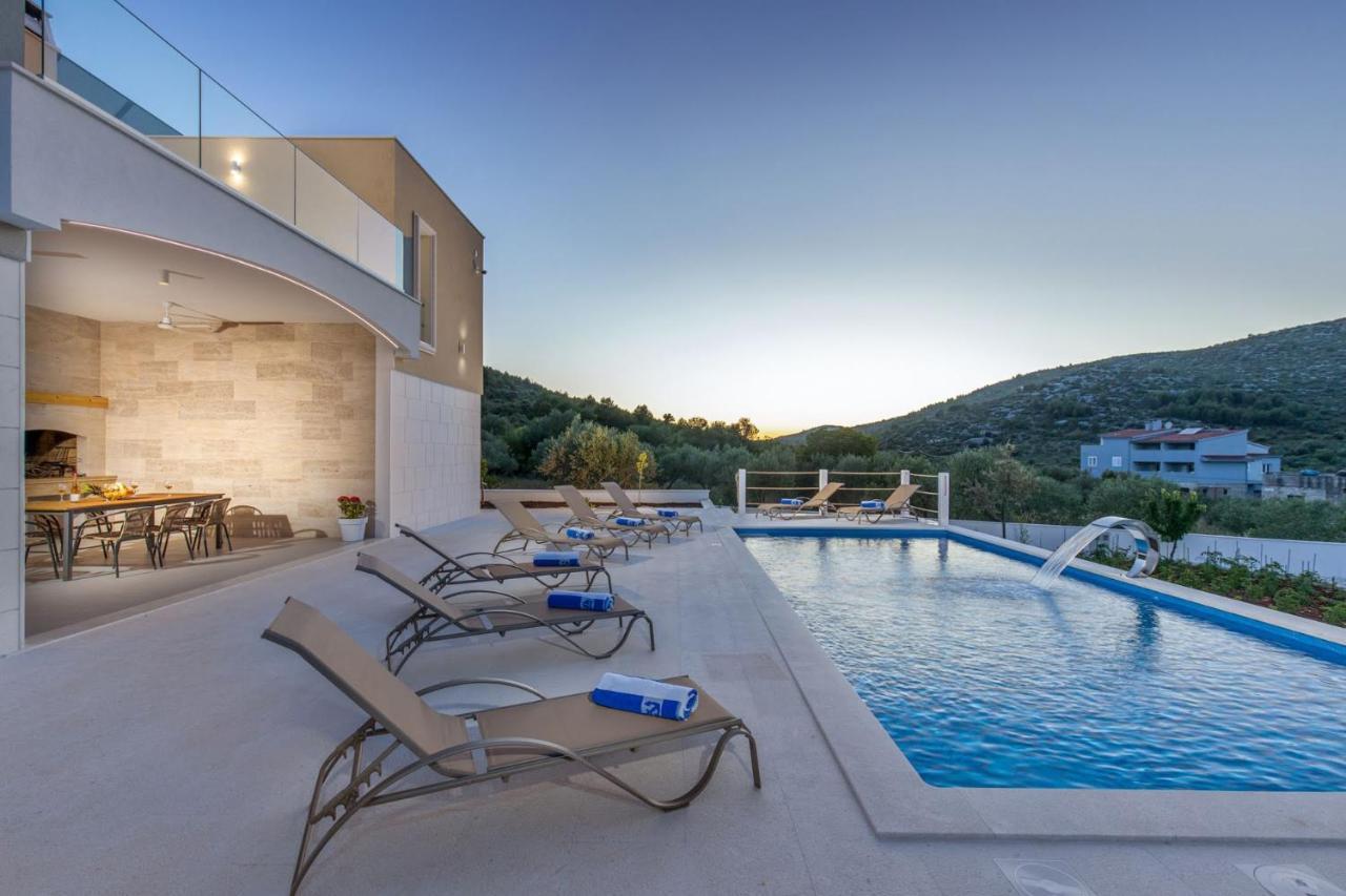 Villa Hileja Марина Екстериор снимка