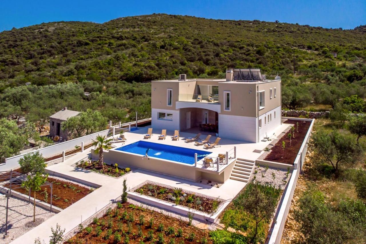 Villa Hileja Марина Екстериор снимка
