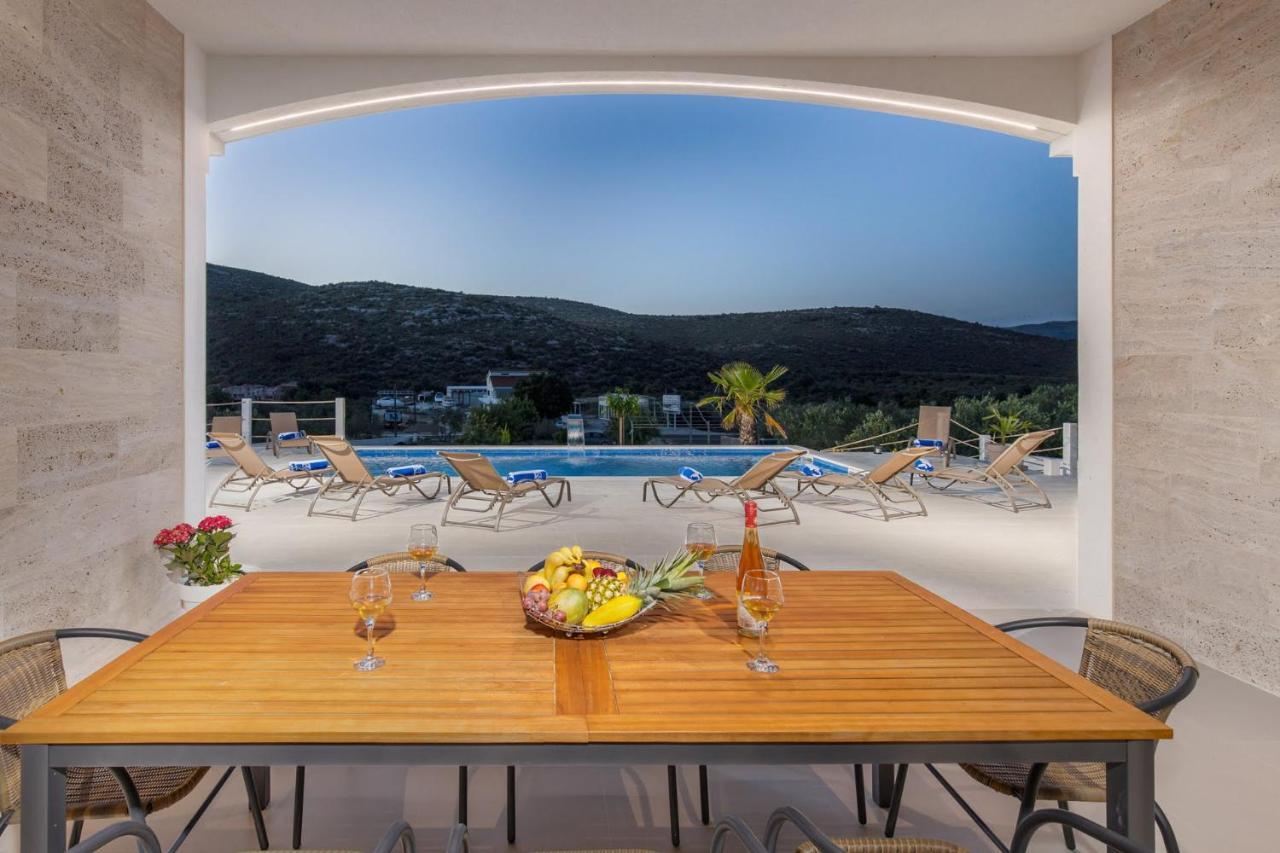 Villa Hileja Марина Екстериор снимка